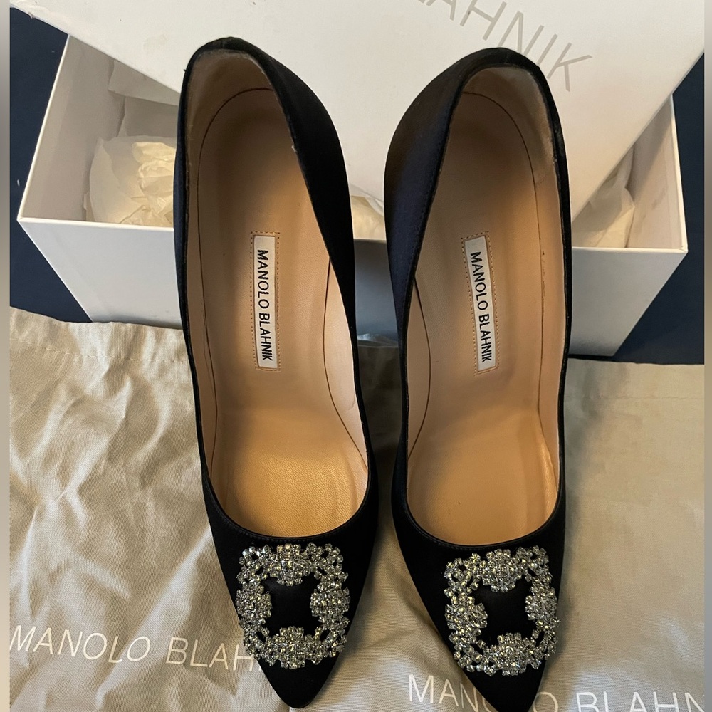 Manolo Blahnik Hangisi Black Satin Crystal Embellished Pointed Heels Pumps - Picture 2 of 8